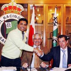 Firma de la operación de compraventa del Racing