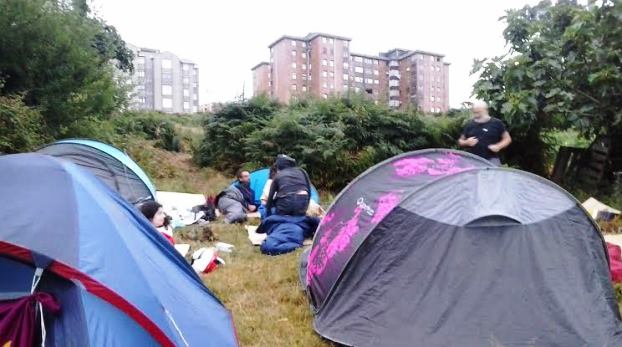 Acampada contra la expropiación de la finca de Amparo en la Vaguada de Las Llamas