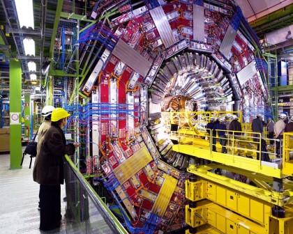 El detector de partículas del LHC, el colisionador