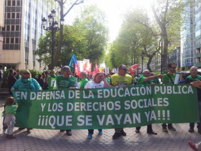 En la cabecera hubo representantes de varios colectivos presentes.