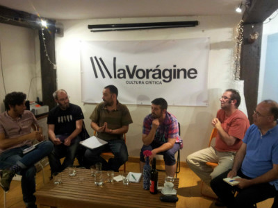 De izquierda a derecha: David Remartínez, moderado, Jon López (Podemos), Alejandro Pérez (ACPT), Jorge Crespo (IU), Umberto Bilbao (CastroVerde) y Alejandro Ahumada (Equo).
