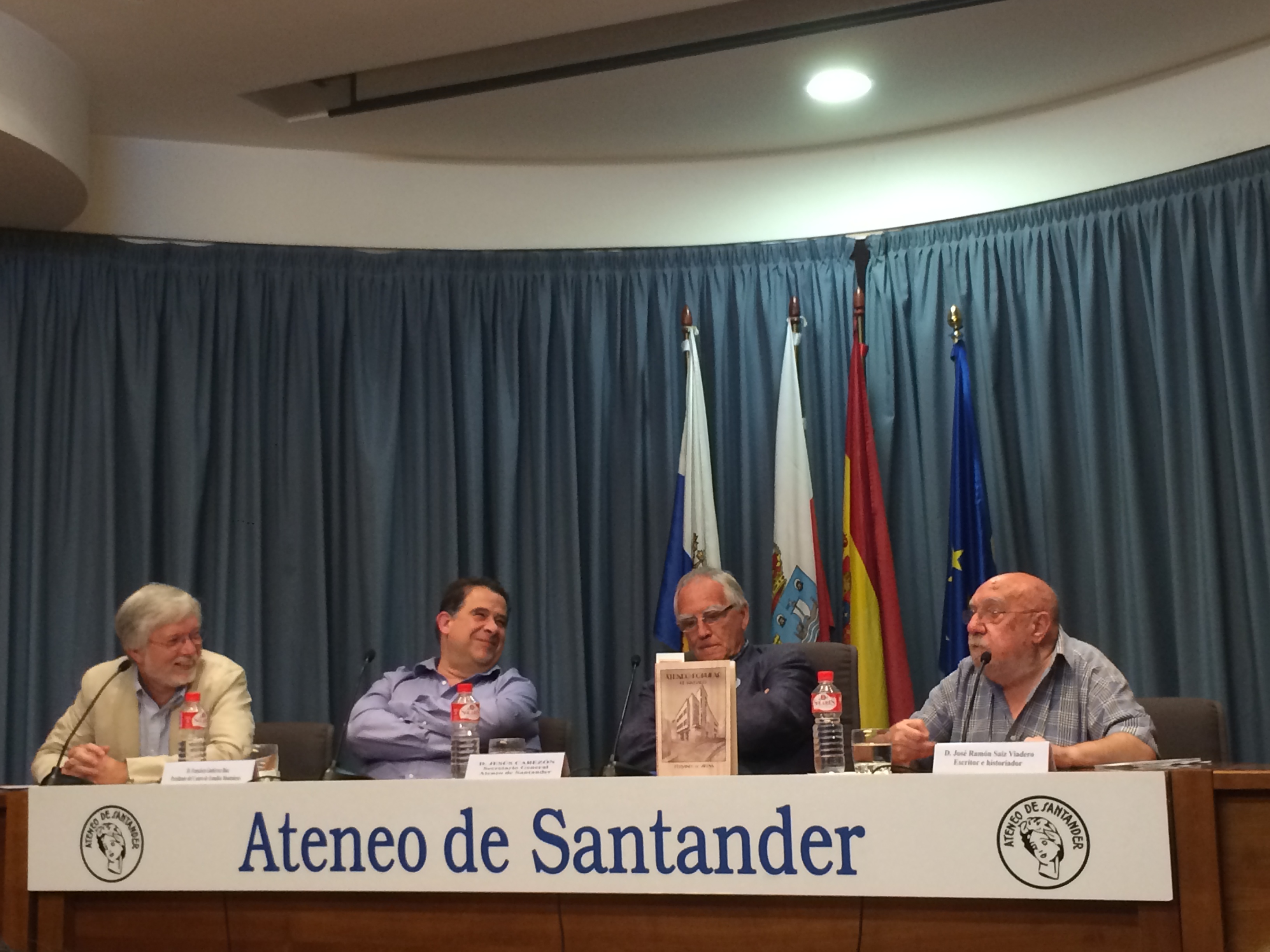Los ponentes en la presentación del libro 'Ateneo Popular de Santander'