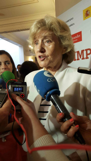 Soledad Becerril, Defensora del Pueblo.