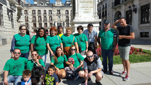 La PAH Santander manifestándose contra la multa a Óscar Manteca por la ocupación a una oficina de Liberbank el pasado mes de agosto.