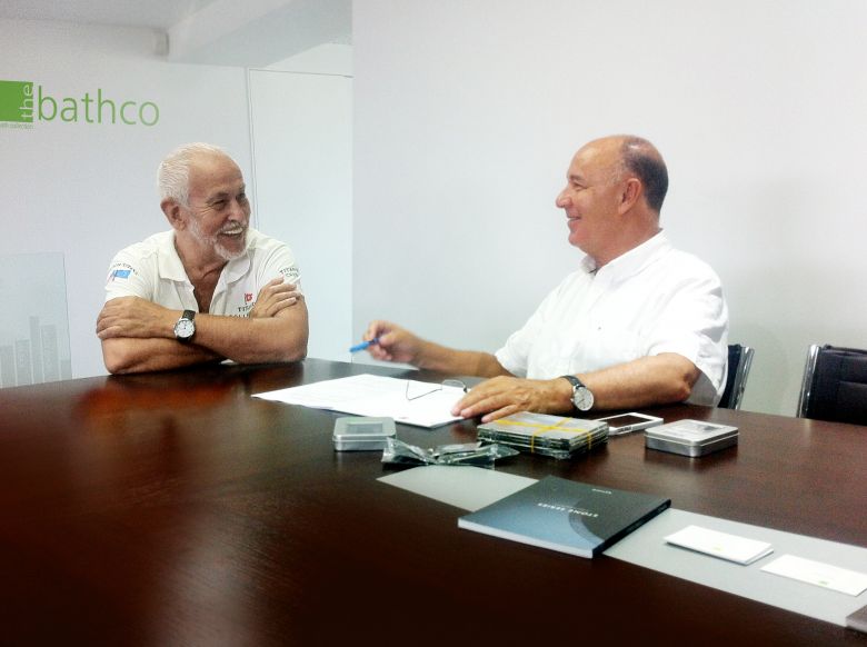 El responsable de Bathco reunido con el presidente de la Fundación Titanic