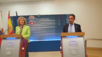 Eva Díaz Tezanos y Miguel Ángel Revilla en la rueda de prensa de los primeros 100 días de Gobierno.