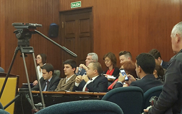 Los concejales de la oposición han criticado que el alcalde de Santander traslade al pleno sus obligaciones como diputado.