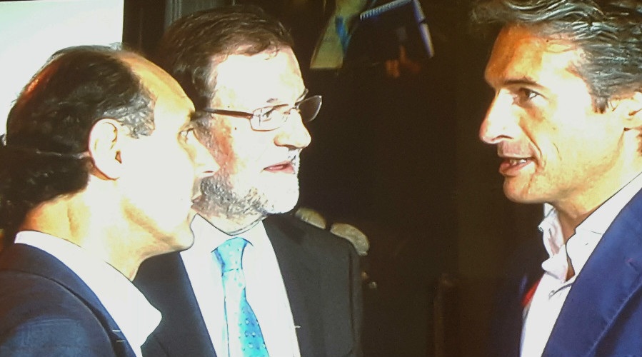 Diego, Rajoy y de la Serna antes del mitin.