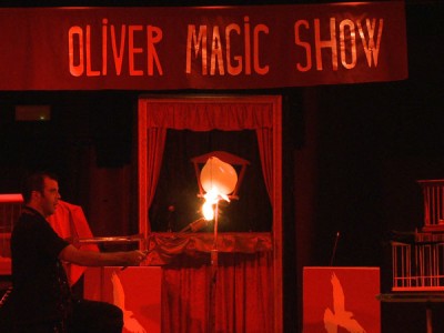 El mago Óliver recoge la historia de 'El libro mágico'.
