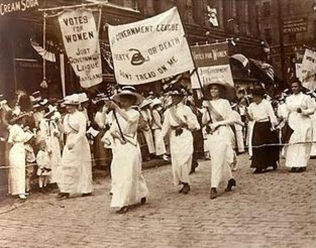 Lucha de las sufragistas por el voto  a principios del siglo pasado