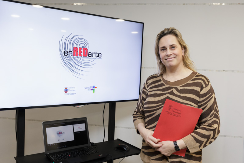 La directora general de cultura, Marina Bolado, en la presentación de EnREDarte. (Foto: Raúl Lucio)