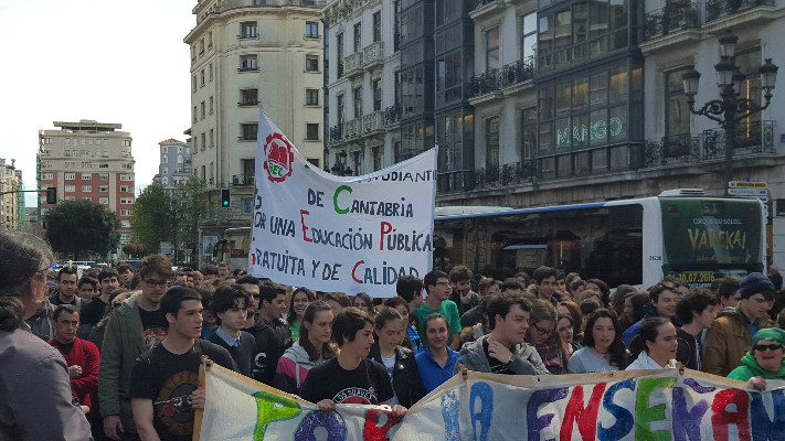 La manifestación ha tenido poco seguimiento en Santander.