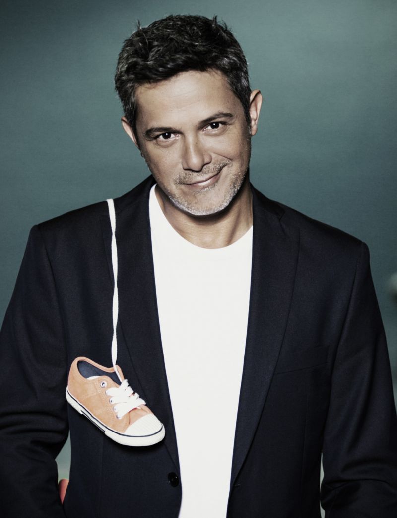 Alejandro Sanz difunde la acción Santander corre por Siria, a su paso por el festival Música en Grande