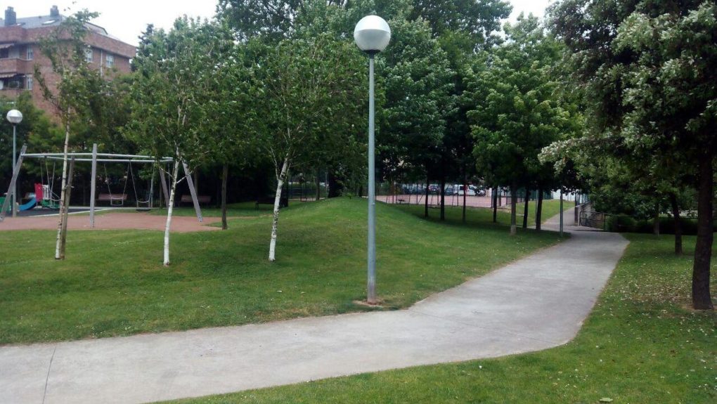 Parque de la travesía San Fernando de Santa Cruz de Bezana.