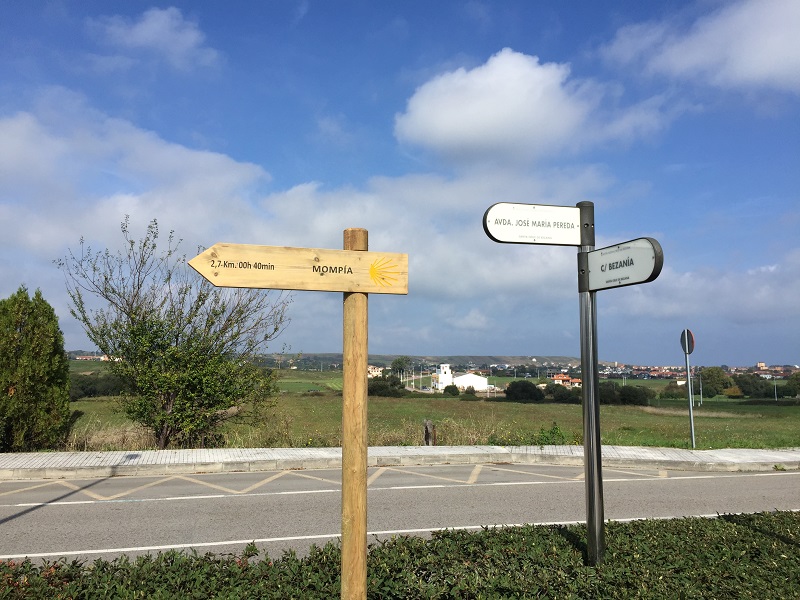 Señalización del Camino de Santiago en Bezana