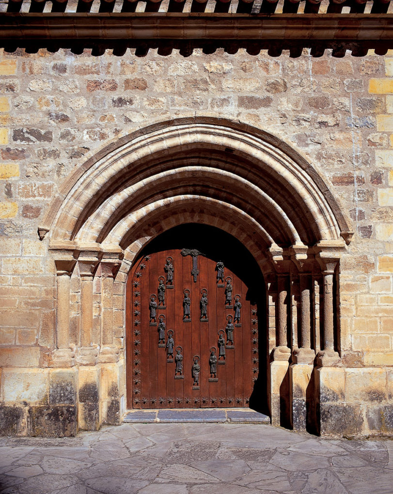 Puerta del Perdón en el Monasterio de Santo Toribio de Liébana