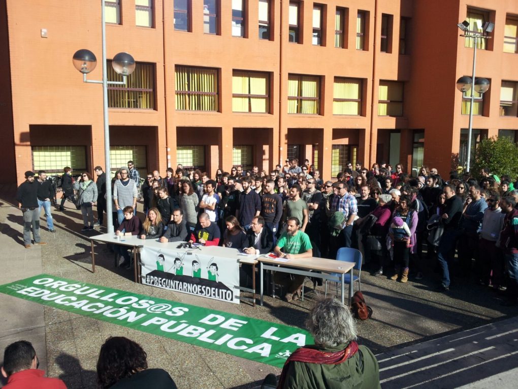 Acto en la UC (Foto: Roberto Ruisánchez)