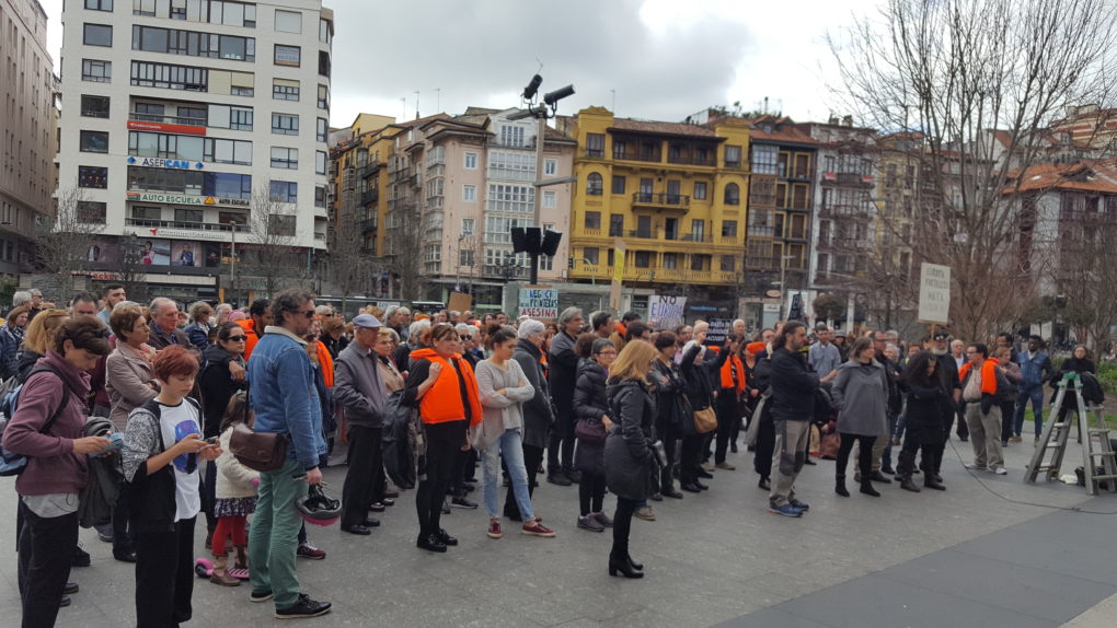 El pasado domingo unas 200 personas se reunieron en Santander por los derechos de las personas refugiadas.