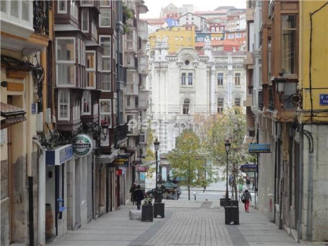 El Cabildo de Arriba, frente al Ayuntamiento de Santander