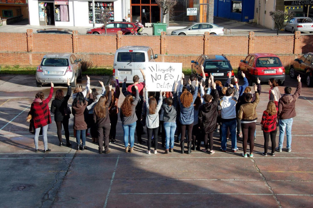 Protesta en la Escuela de Arte número 1 de Puente San Miguel