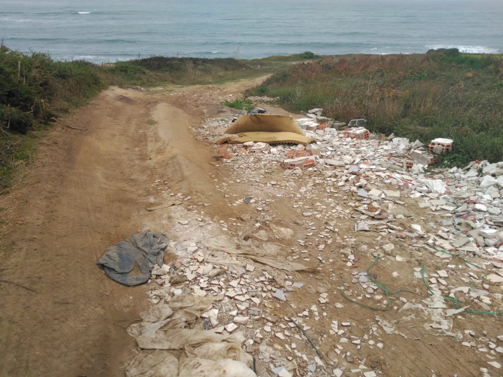 Basuras y vertidos en la zona de la costa norte.