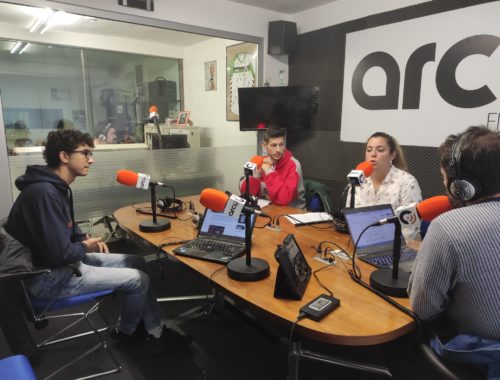 Miriam, Rafa y Ángel nos presentan 'pupitre gitano' en Arco FM
