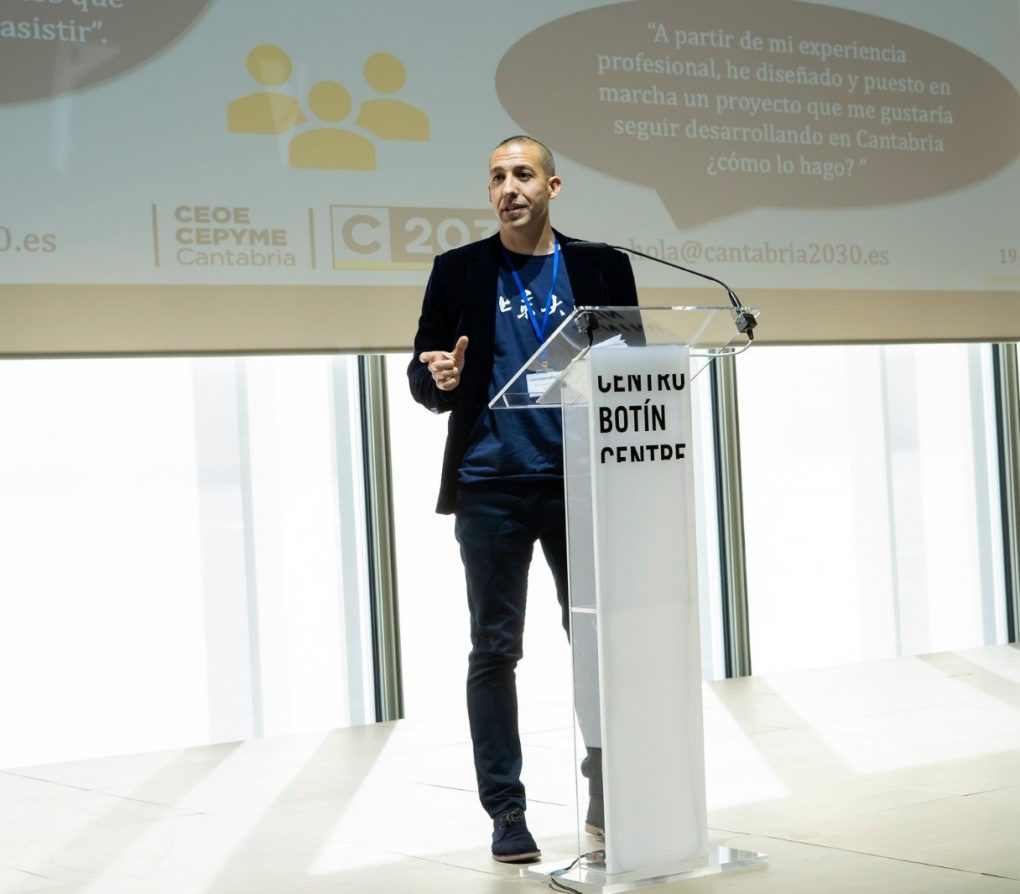 Julio Ceballos, en un acto de CEOE de la Red del Talento Cántabro en el Centro Botín, las pasada Navidades. Foto: Joaquín Gómez Sastre