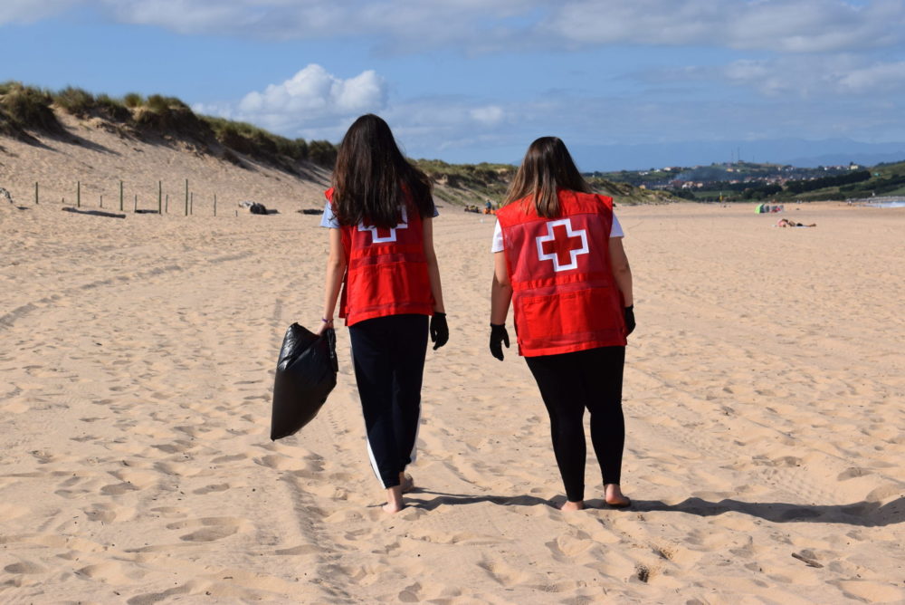 CRUZ ROJA BASURA PLAYA
