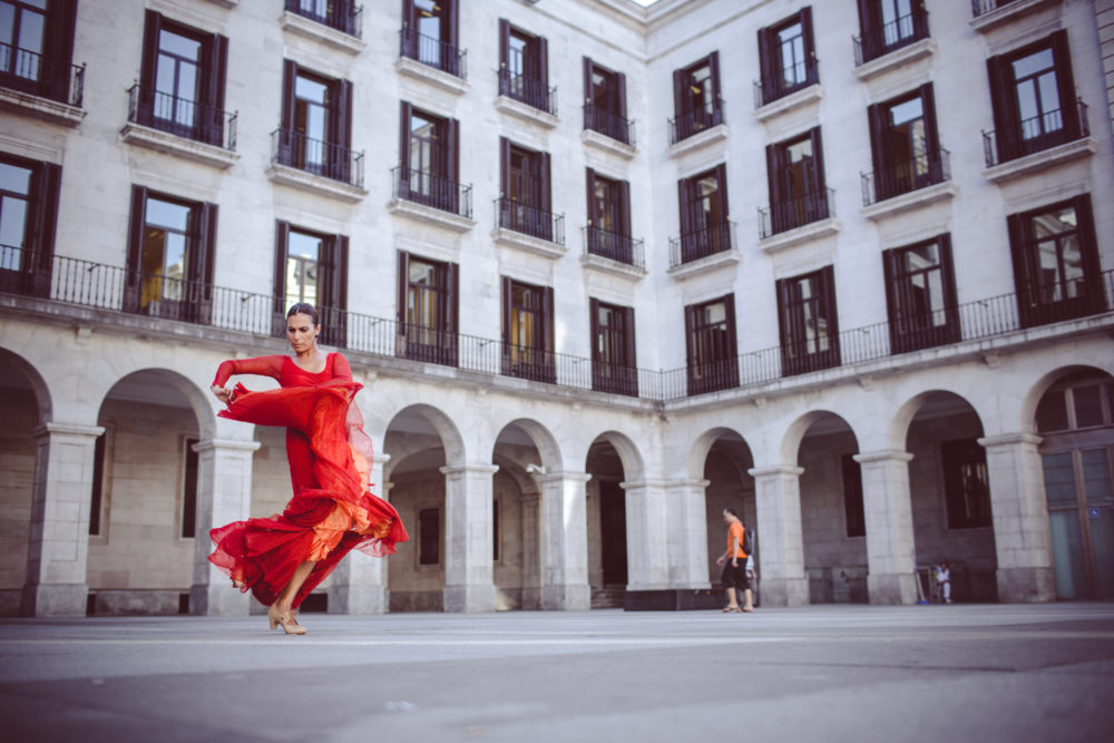 Plaza porticada, danza