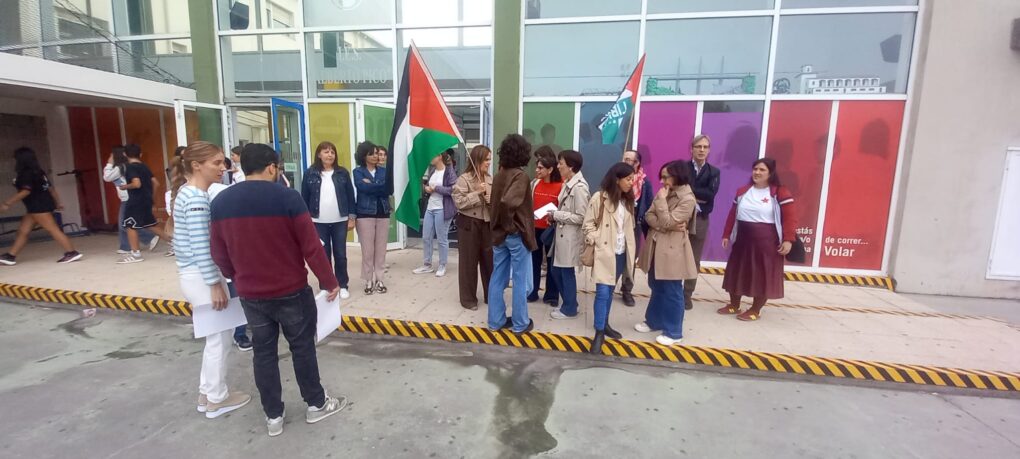 Concentración por Gaza en el Alberto Pico